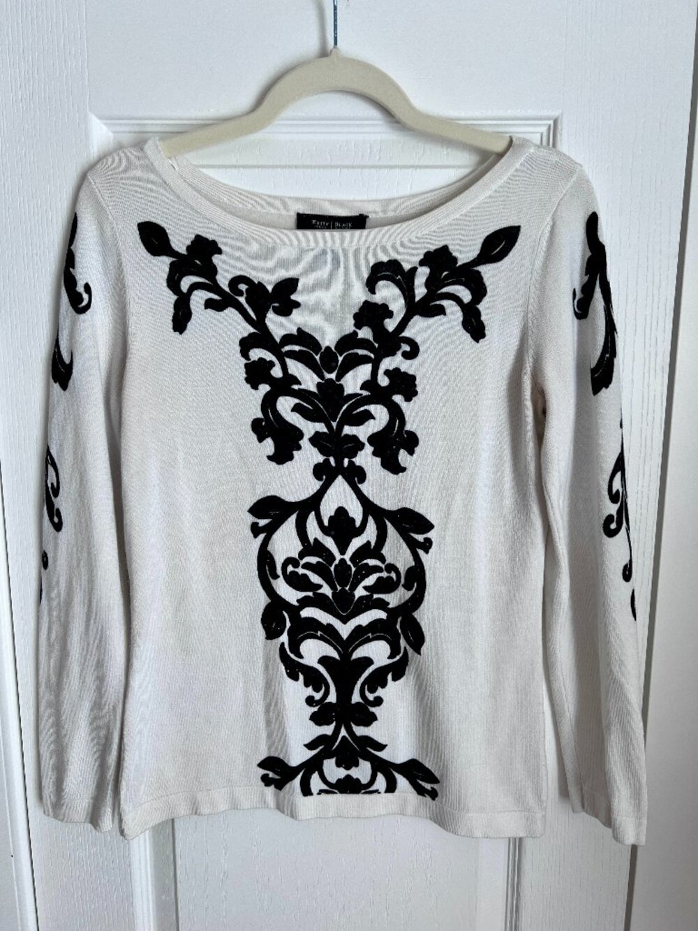 White House Black Market Embroidered Damask Sweater (Size Small)